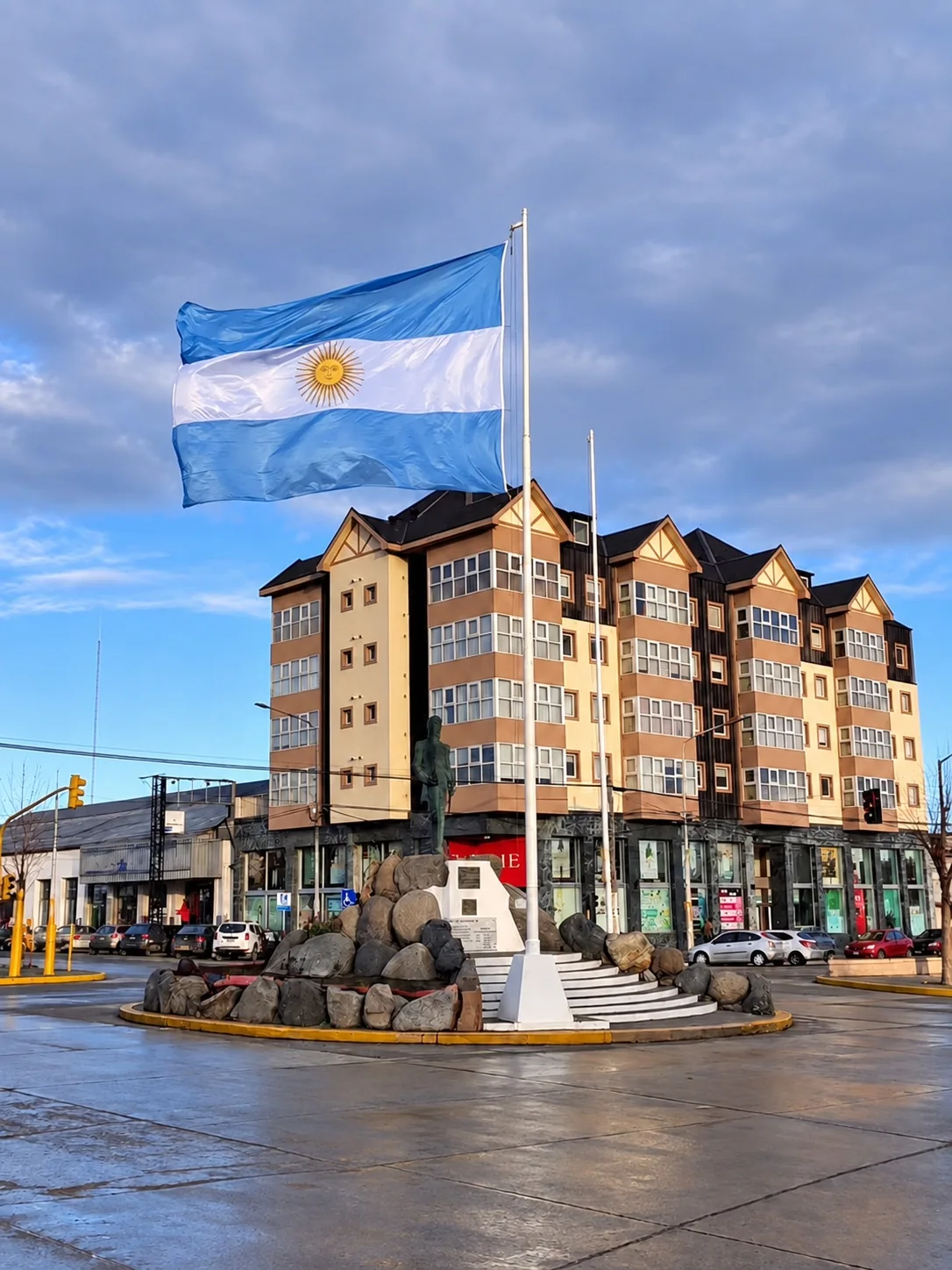 Frente del edificio en Belgrano y San Martín