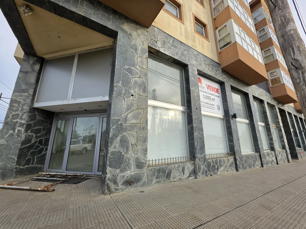 Frente de los locales comerciales en venta en Belgrano y San Martín, Río Grande